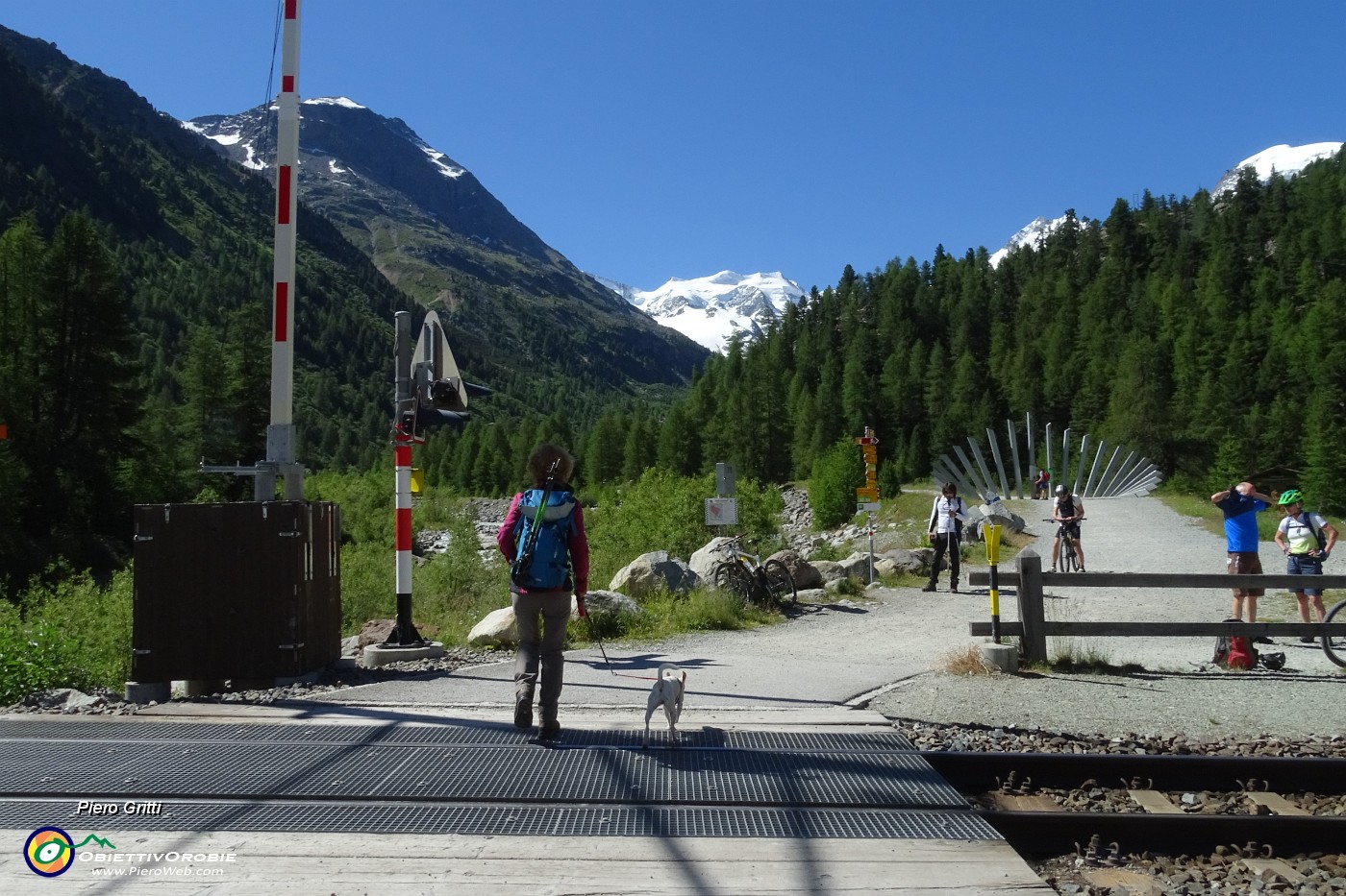 14 Morteratsch, ferrovia del Trenino del Bernina.JPG
